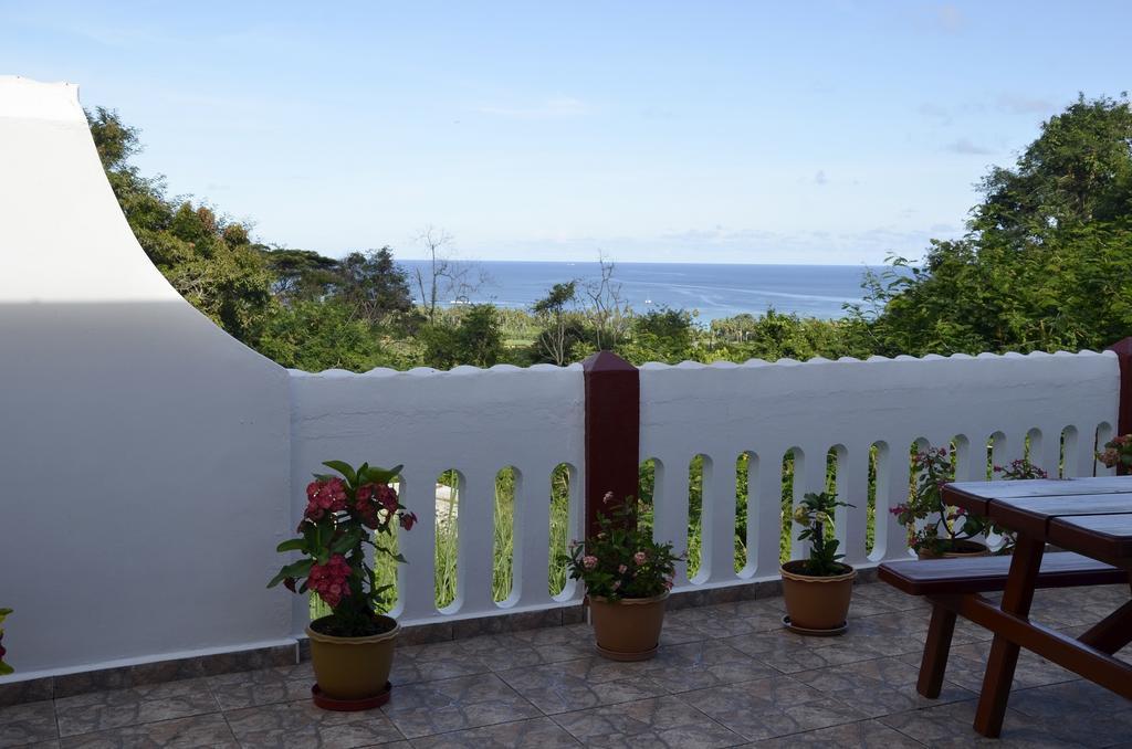 Ixora Villa Anse Royale Rum bild