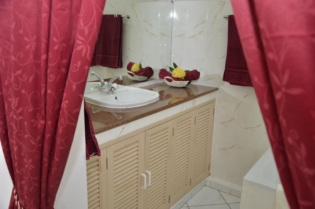 Ixora Villa Anse Royale Rum bild